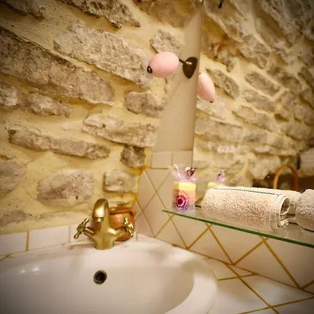 La Pomponnette In Uzès Couette-café Arpaillargues-et-Aureillac